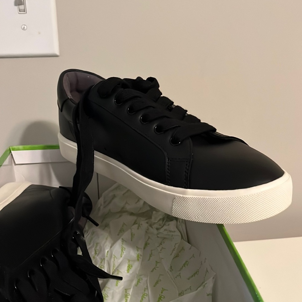 Sam Edelman black leather sneakers